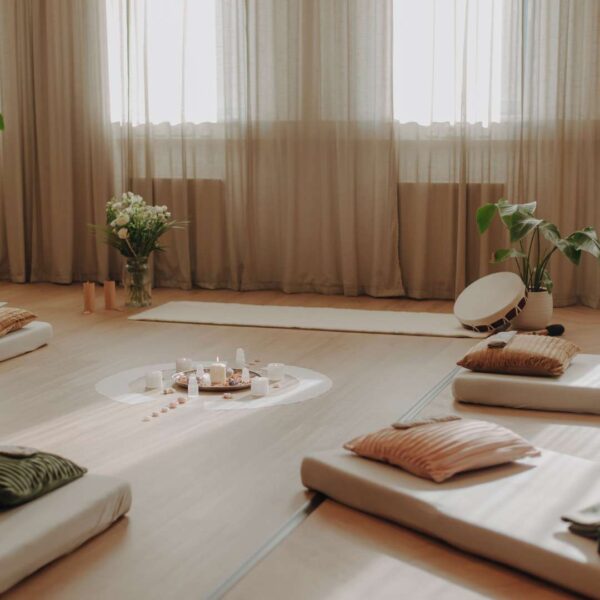 Cassandra Woudstra en Lizette Hof Cacaoceremonie friesland Cacaoceremonie Leeuwarden Yin yoga