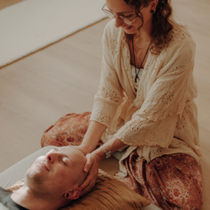 Lizette Hof Cacaoceremonie leeuwarden friesland Cacaoceremonie Leeuwarden Yin yoga
