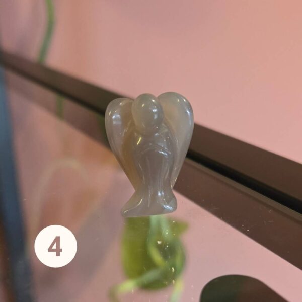 Engeltje agaat geslepen Edelstenen Pure cacao webshop Engeltje agaat geslepen Edelstenen Pure cacao webshop