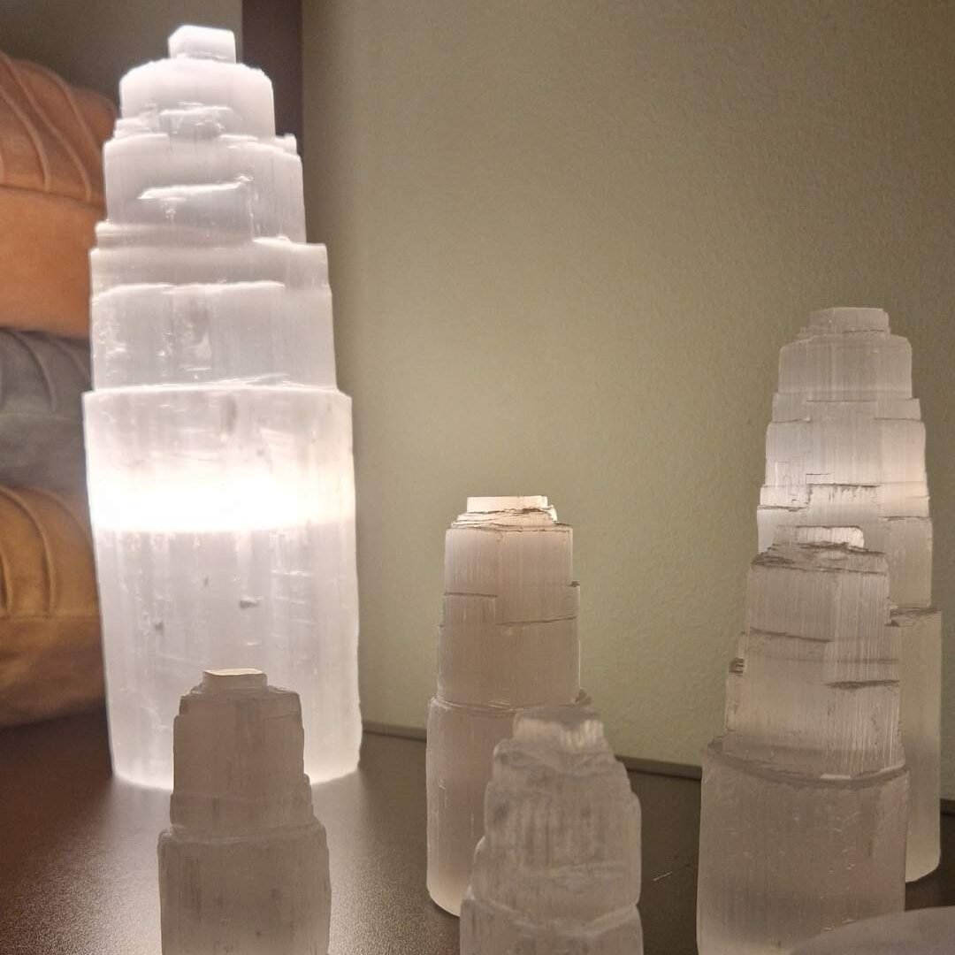 Seleniet verlichting lamp toren Edelstenen Pure cacao spirituele edelstenen webshop